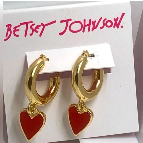 ❤️🔹️Betsey Johnson 🔹️Gold Tone Red Heart Huggies Earrings - Picture 2 of 4
